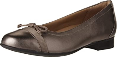 Kiesel-metallic-leder Clarks Loafer In Rouge Für Damen