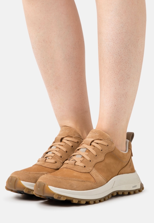 Hellbraune Clarks Atl Trek Free Wp Turnschuhe
