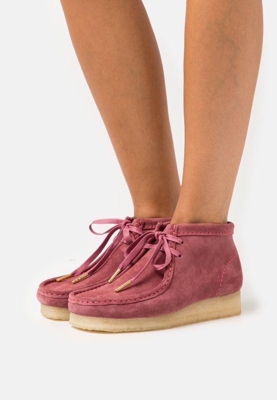 Wallabee Lässige Schnürschuhe Clarks Rose Pink
