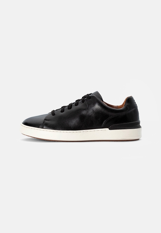 Schwarze Clarks Court Lite Spitzenturnschuhe
