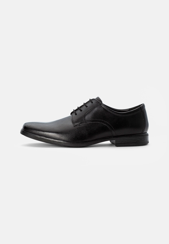 Black Clarks Howard Walk Schnürschuhe