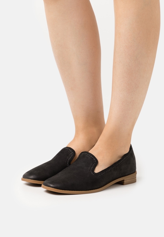 Pure Hall Slip-ons Clarks Schwarz