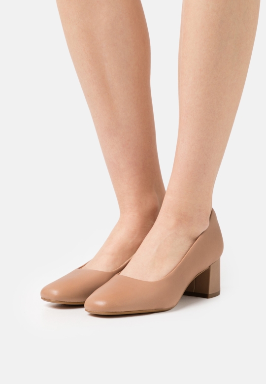 Praline Clarks