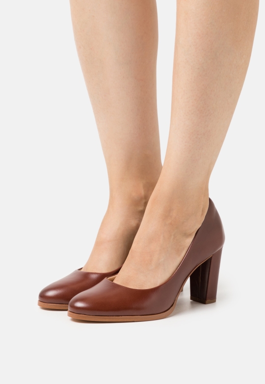 Britische Tan Clarks Kaylcara Klassische Heels