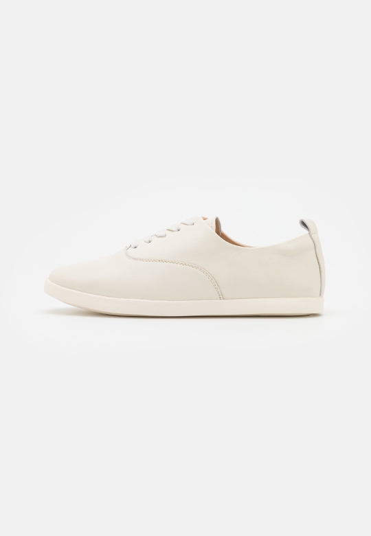 Clarks Weiße Ace Lite Krawatte Lässige Schnürschuhe
