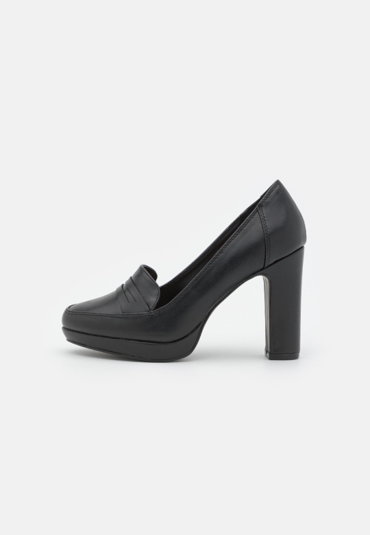 Clarks Schwarze Plateauschuhe