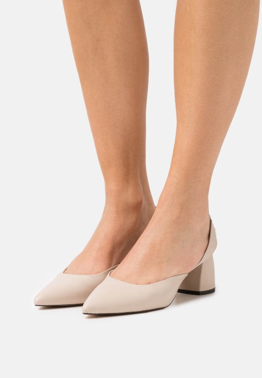 Clarks Leder Klassische Heels Beige