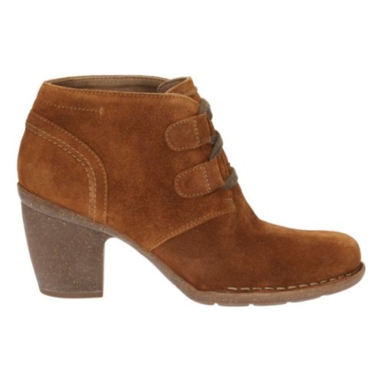 Clarks Tan Carleta Lyon