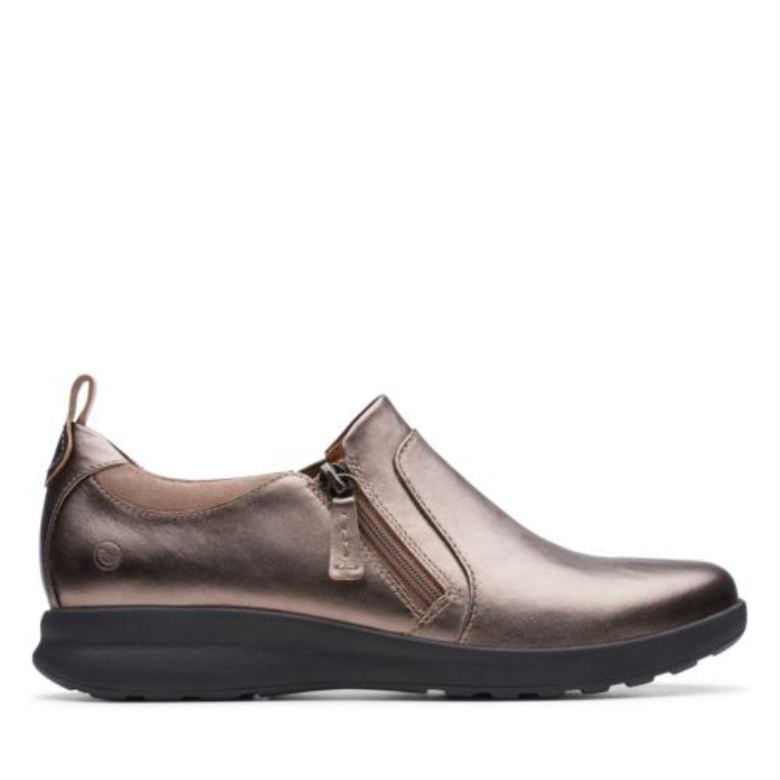 Clarks Un Adorn Zip Pebble Metallic