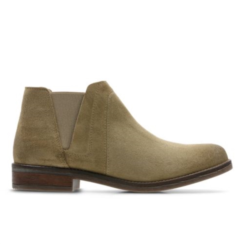 Demi Beat Clarks Sand Wildleder