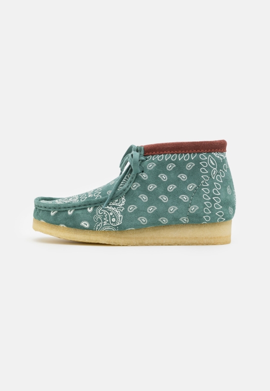 Grüne Clarks Wallabee Lässige Schnürschuhe