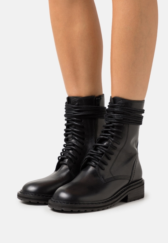 Schwarze Tilham Spitze Schnürstiefeletten Clarks