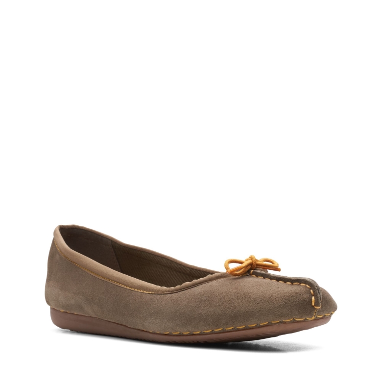 Dunkeloliv Wildleder Clarks Freckle Ice