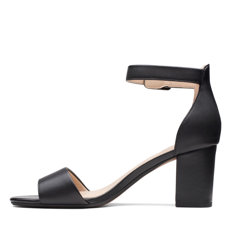 Deva Mae Clarks Aus Schwarzem Leder