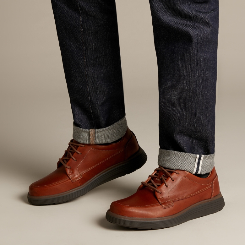 Dunkelbraunes Leder Un Wohnsitz Ease Clarks