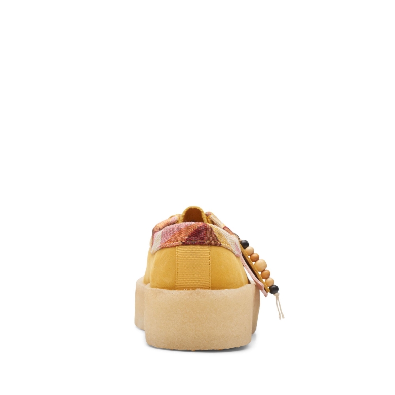 Gelbe Nubuk Clarks Wallabee Tasse