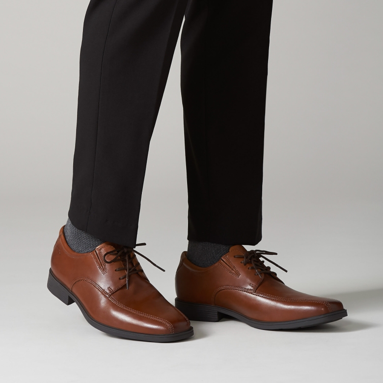 Clarks Dunkelbrauner Tilden Walk Aus Leder