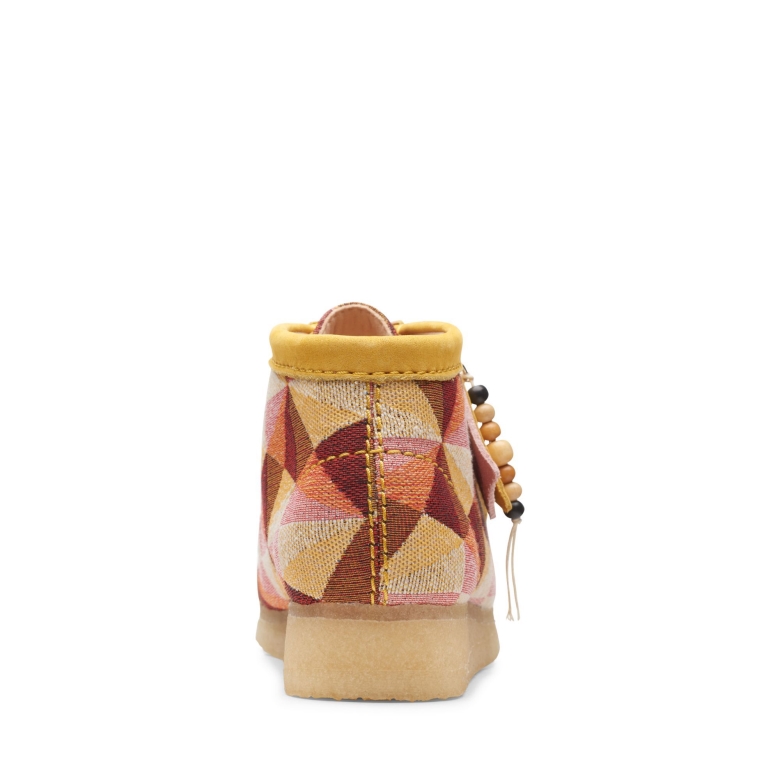 Gelber Kombi-wallabee-stiefel Clarks