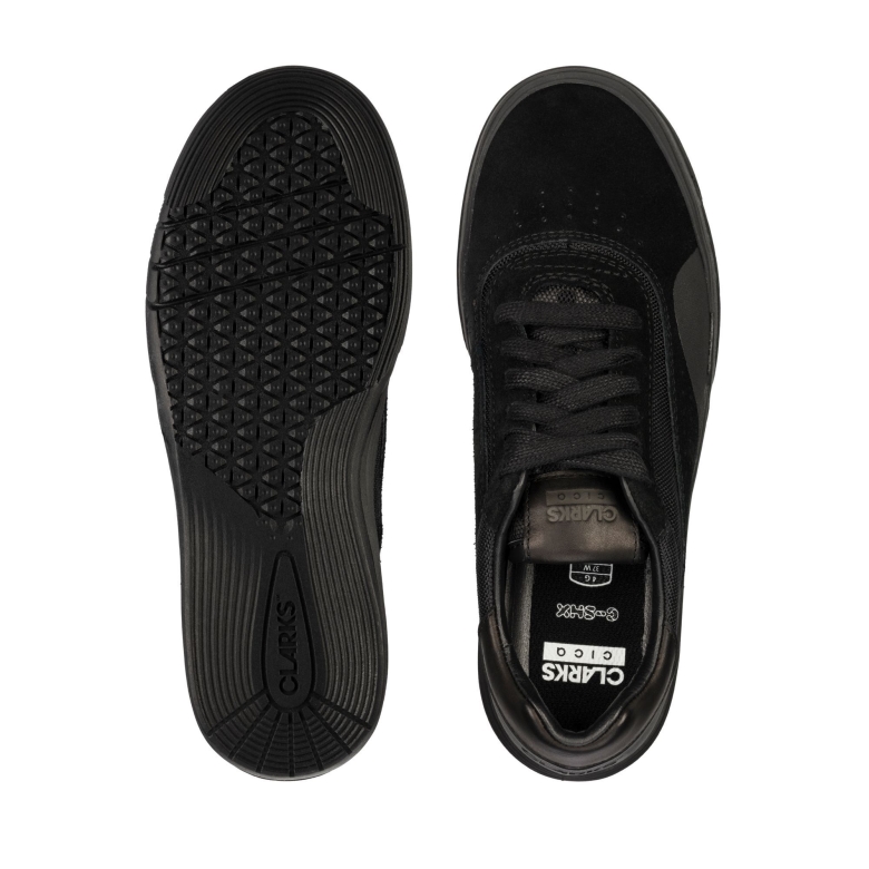 Cica Und Clarks Aus Schwarzem Wildleder